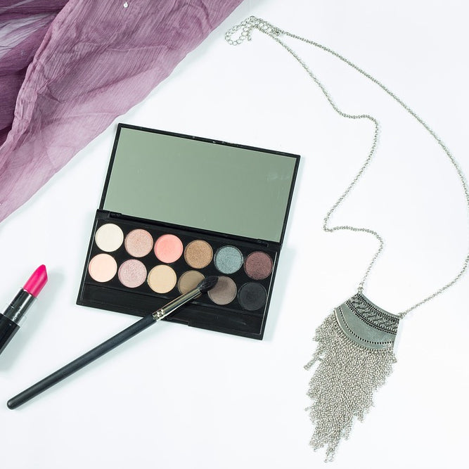 Jewelry & Make-Up: The Finishing Touches