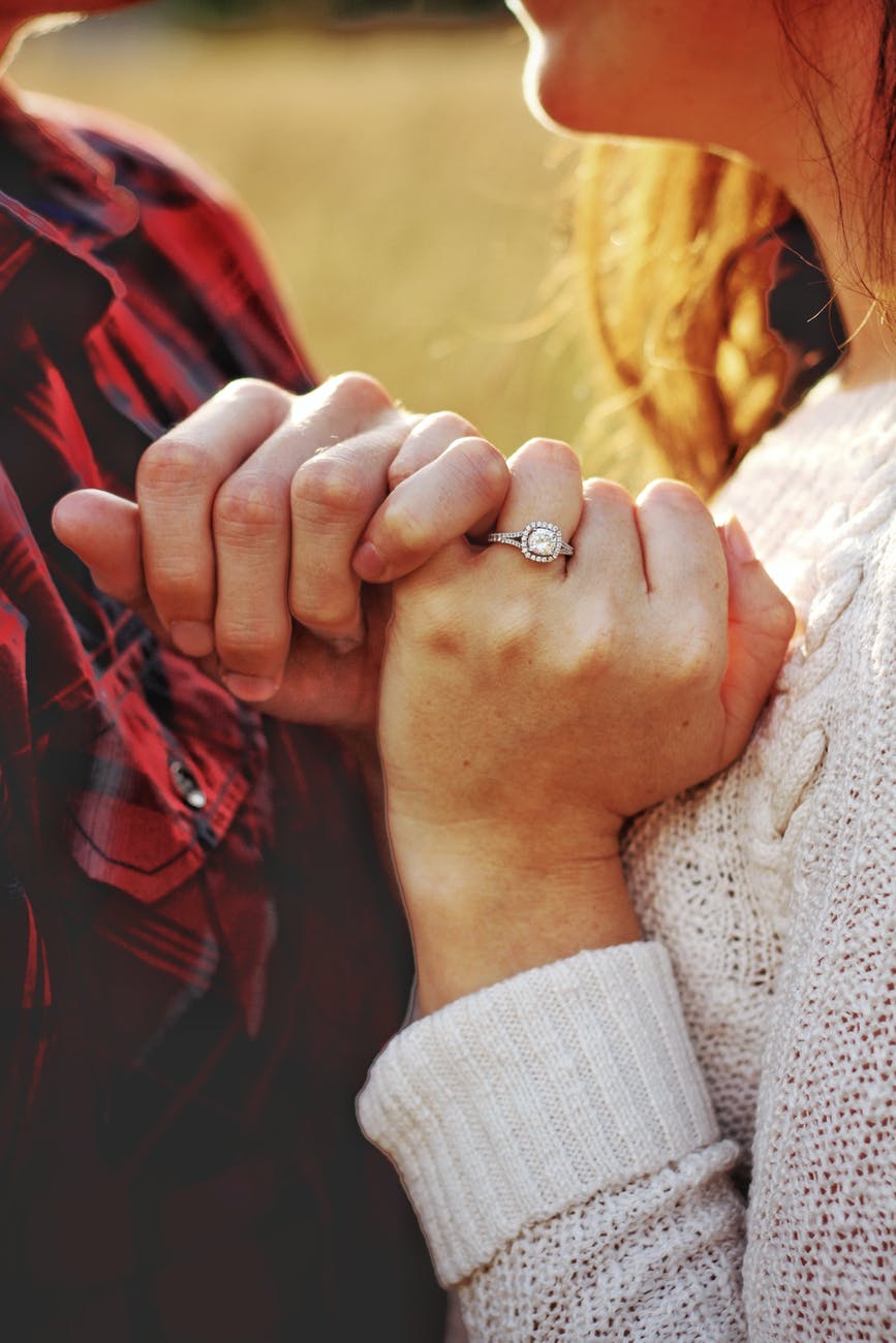 How to Show Off Your Engagement Ring