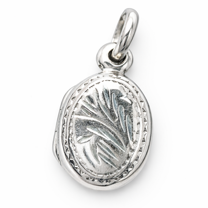 Sterling Silver Mini Locket Pendant – 0.9 Inch Oval 925 Silver Photo Locket Charm Necklace