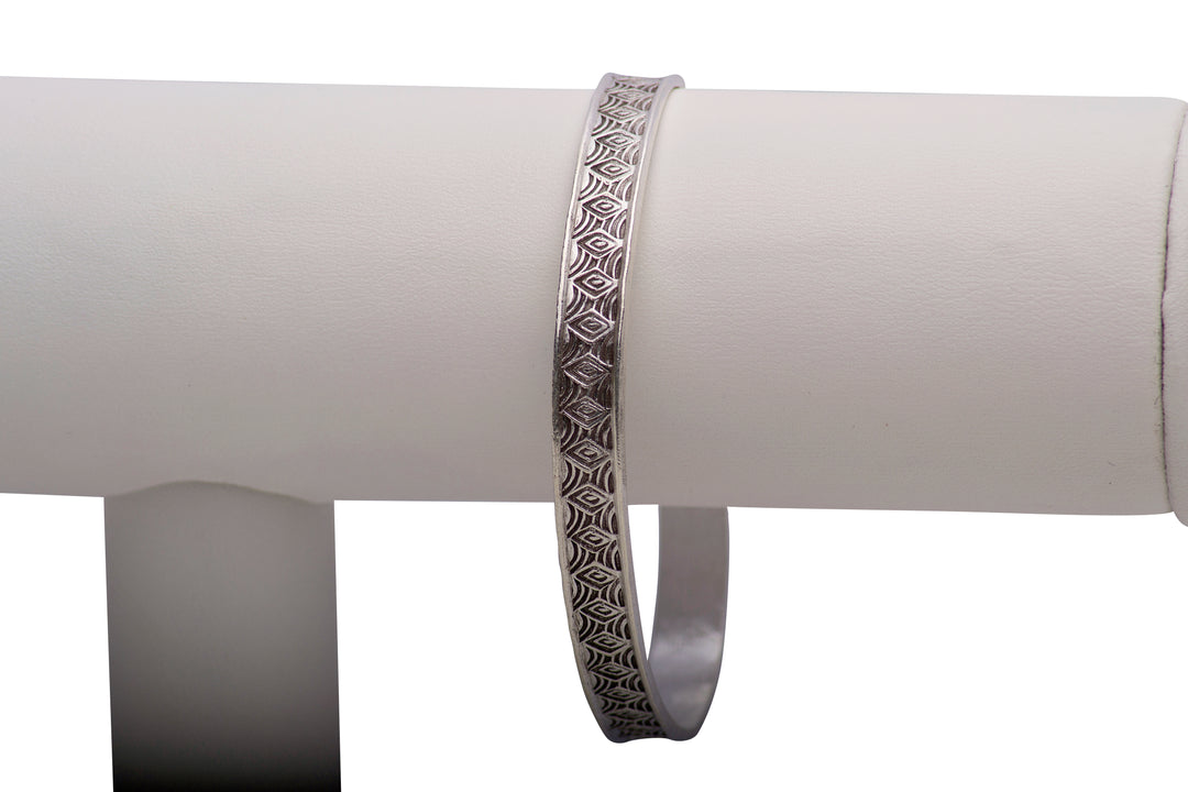 Diamond Pattern Silver Open Bangle