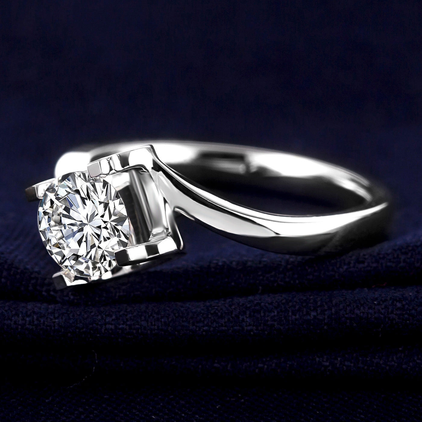 18K Gold 1 ct Solitaire Moissanite Ring