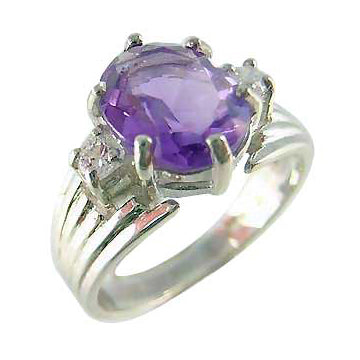 Amethyst Solitaire Ring in Sterling Silver | SilverAndGold