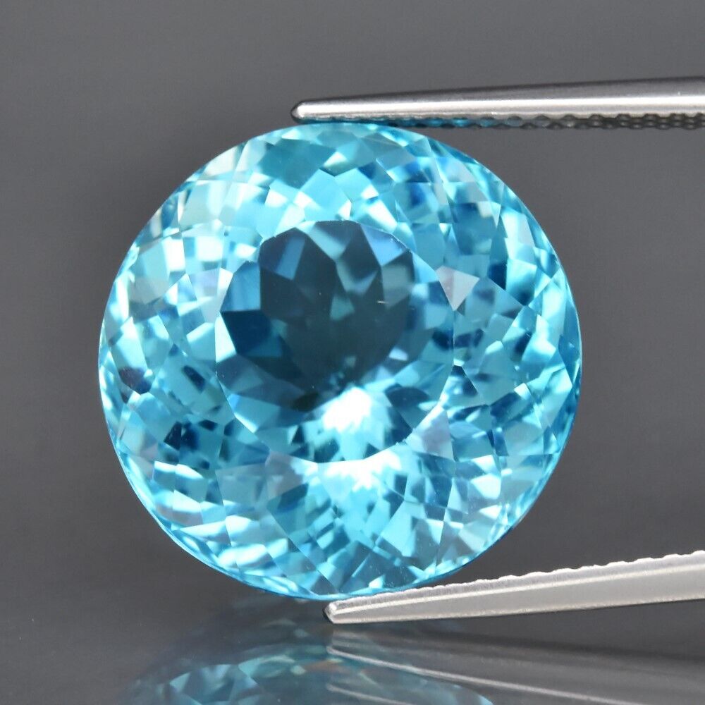 Sky Blue Topaz 17.65 Carat Round Loose Gemstone